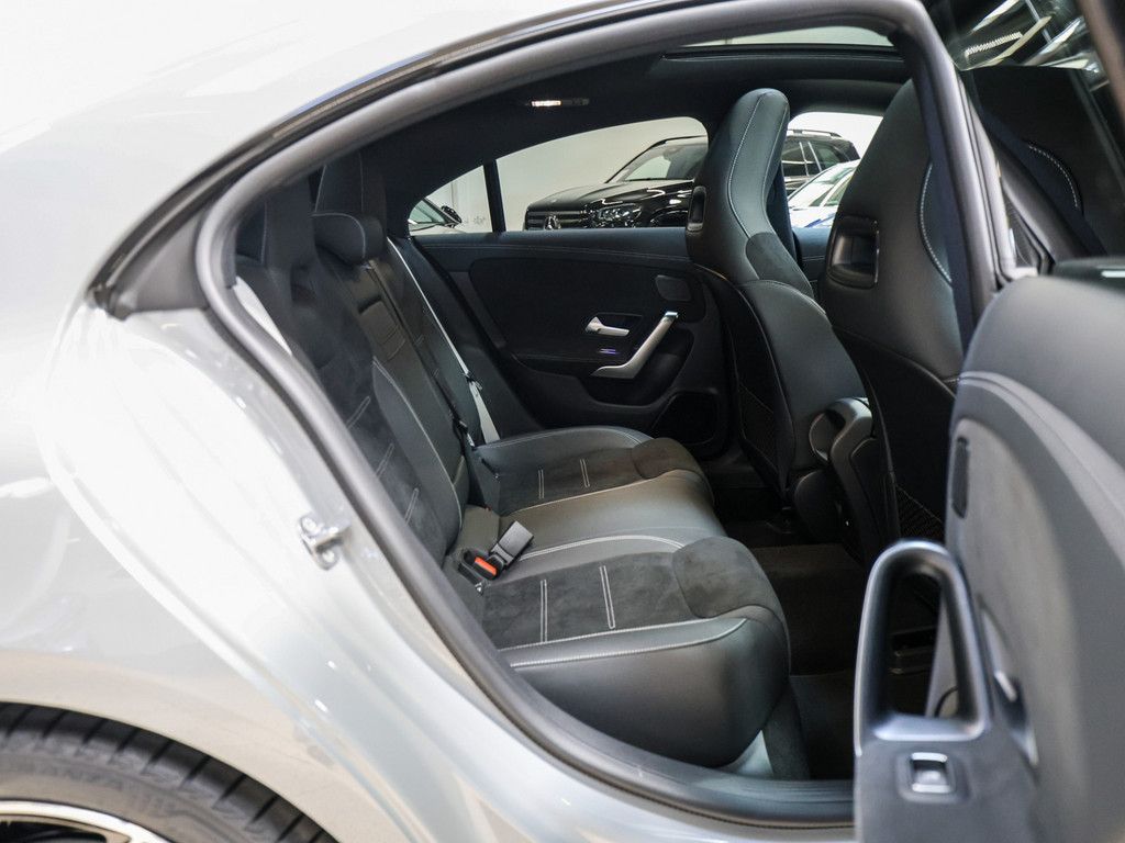 Mercedes-Benz CLA 220 2025