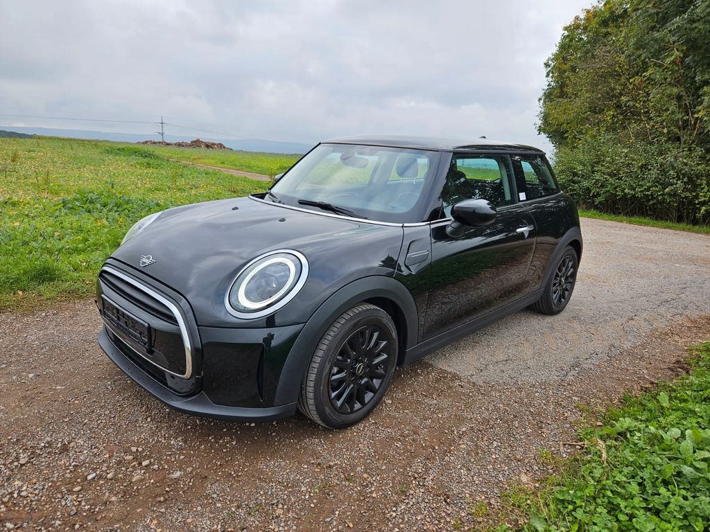 MINI ONE 2022