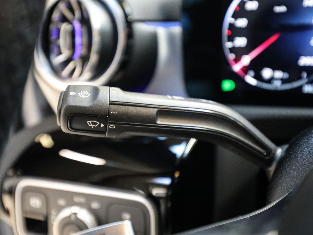 Mercedes-Benz CLA 220 2025