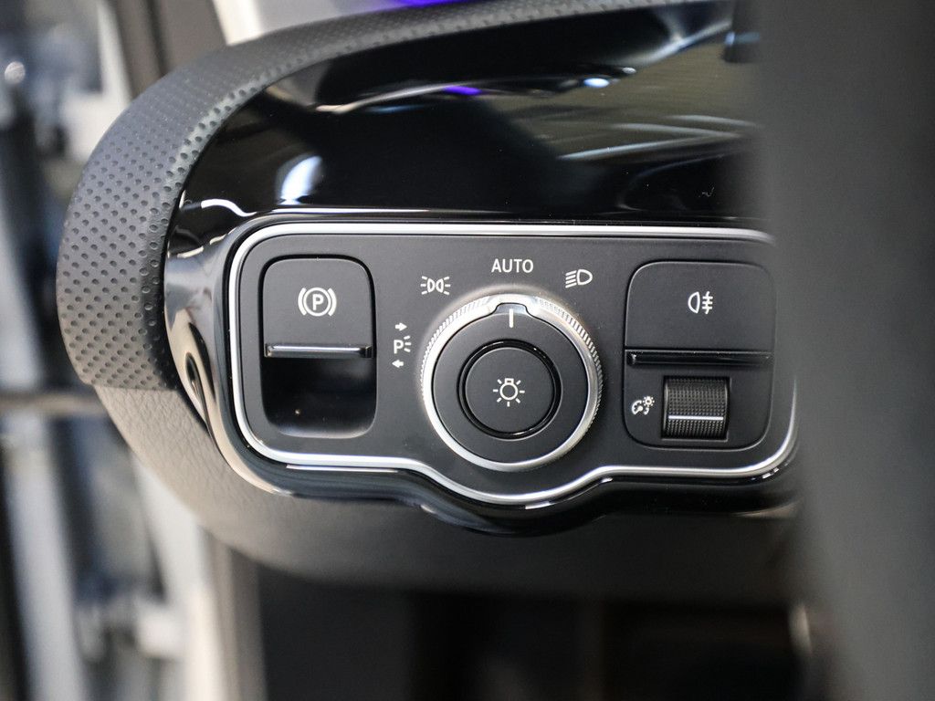 Mercedes-Benz CLA 220 2025