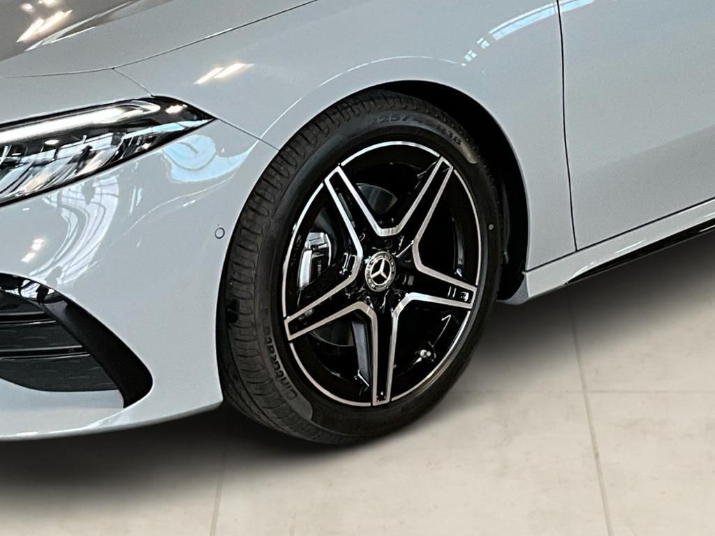 Mercedes-Benz A 180 2025