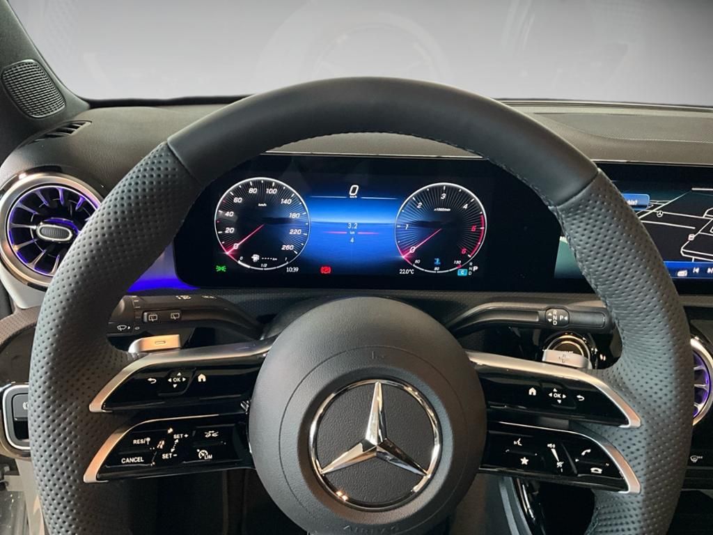 Mercedes-Benz A 180 2025