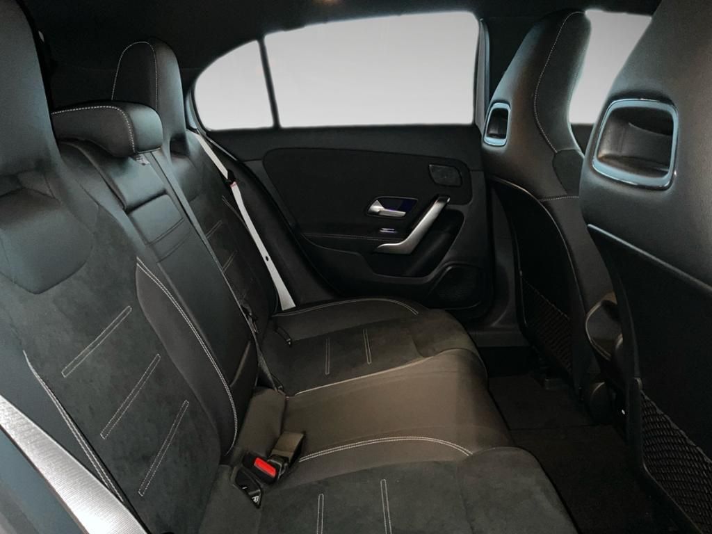 Mercedes-Benz A 180 2025