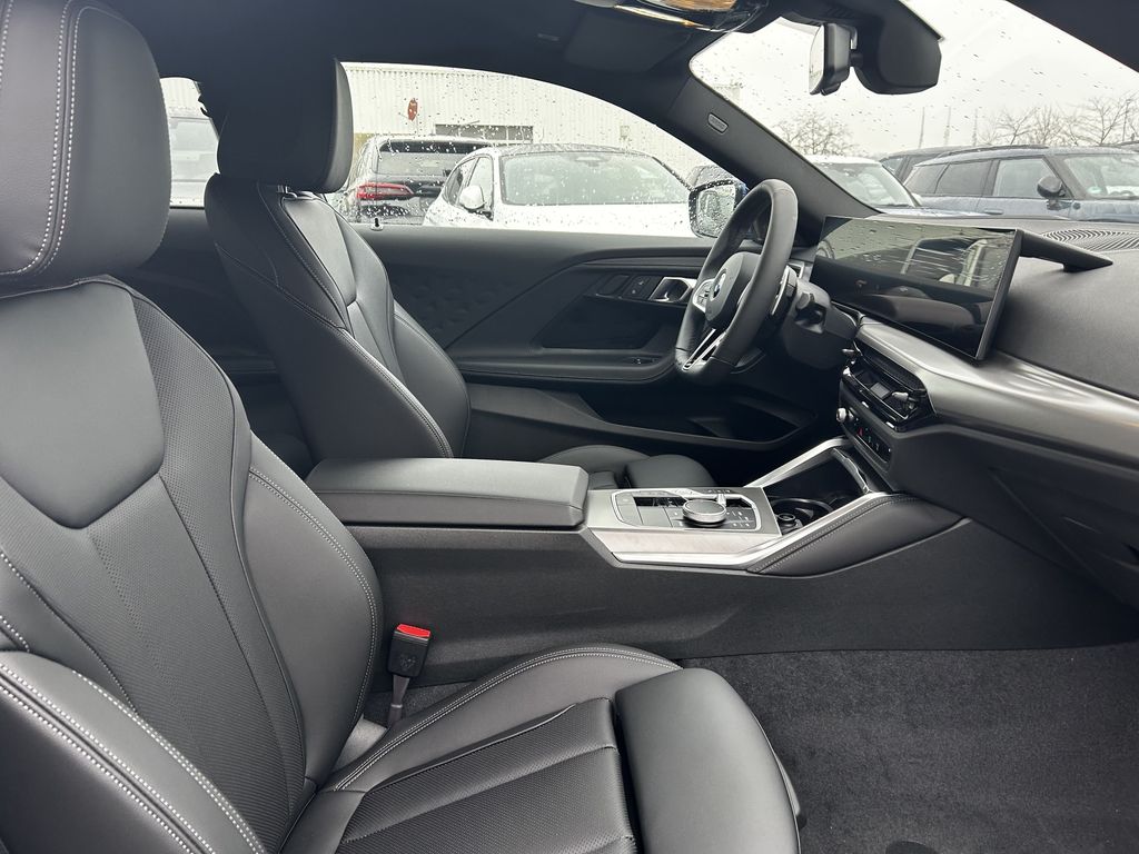 BMW 220 2025