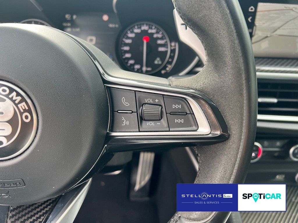 Alfa Romeo Stelvio 2021