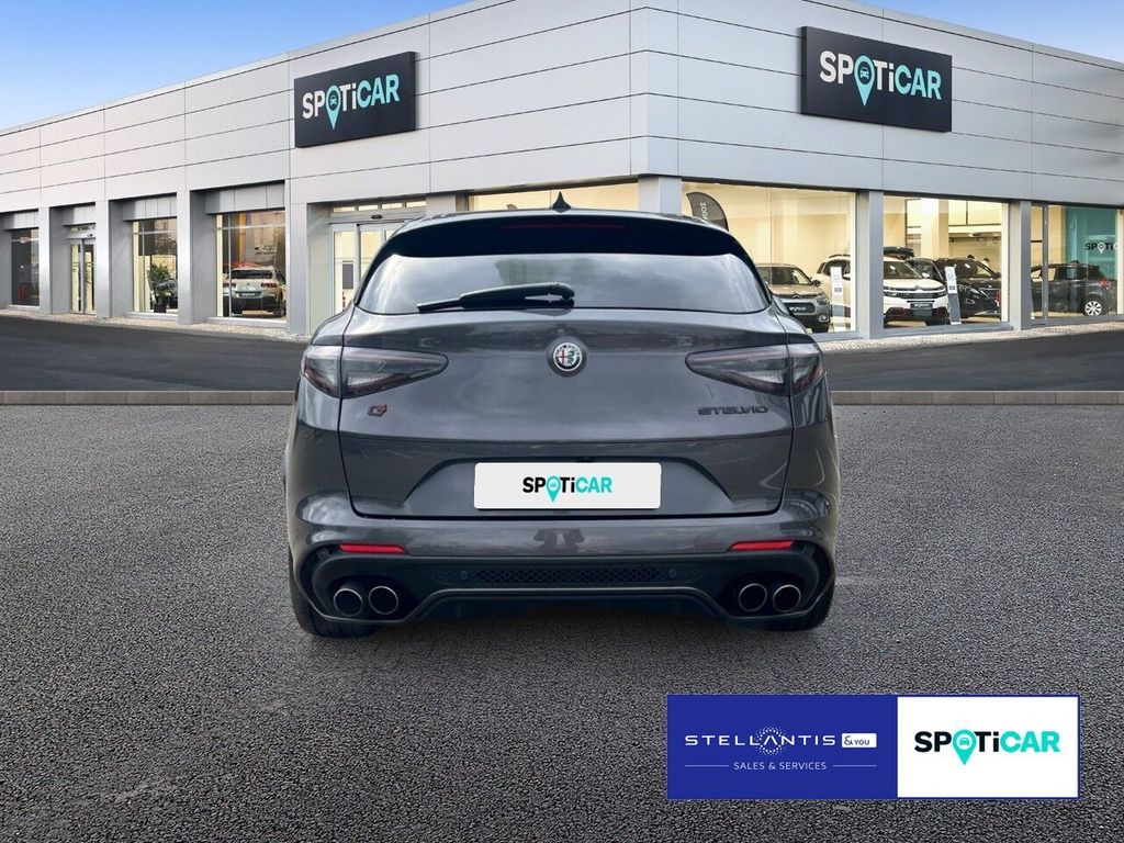 Alfa Romeo Stelvio 2021