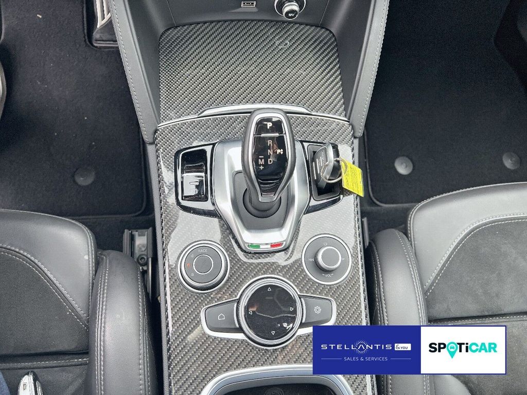 Alfa Romeo Stelvio 2021