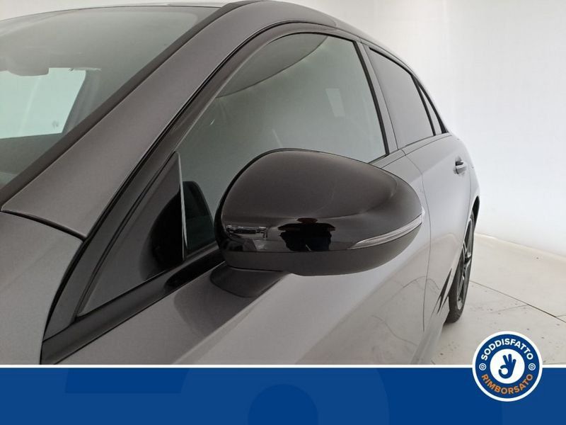 Mercedes-Benz A 180 2025