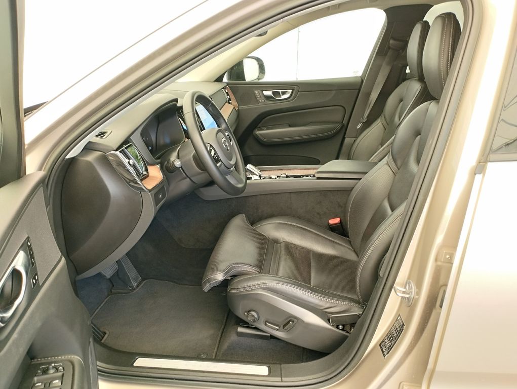 Volvo XC60 2023