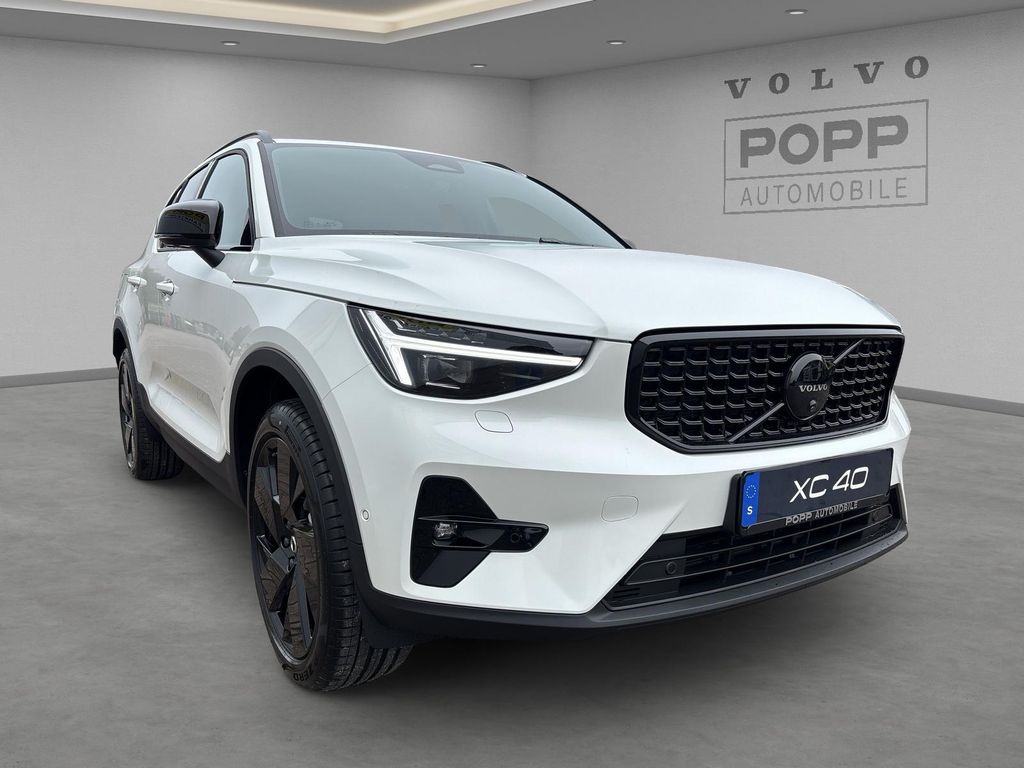 Volvo XC40 2025