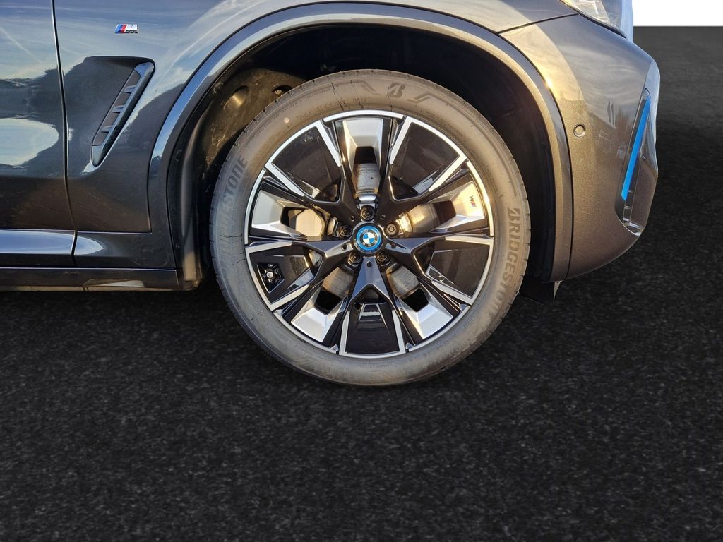 BMW iX3 2024