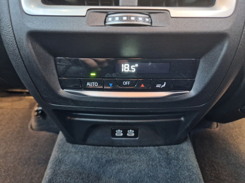 BMW iX3 2024