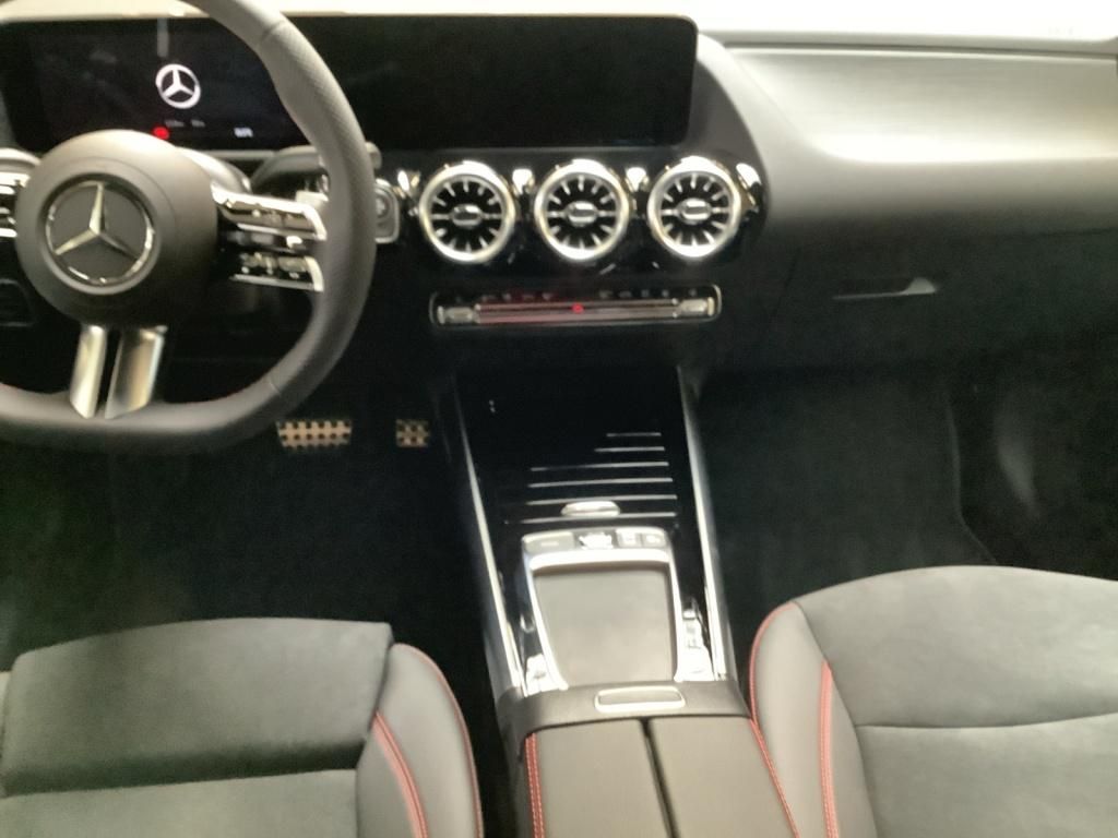 Mercedes-Benz GLA 250 2025