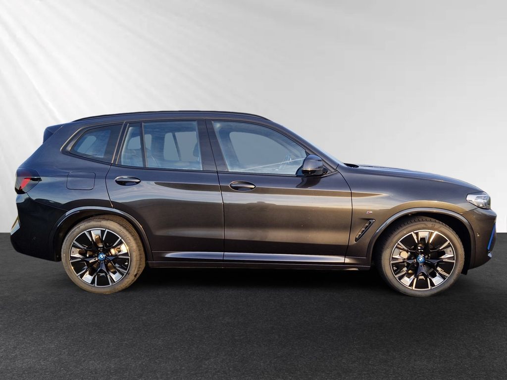 BMW iX3 2024