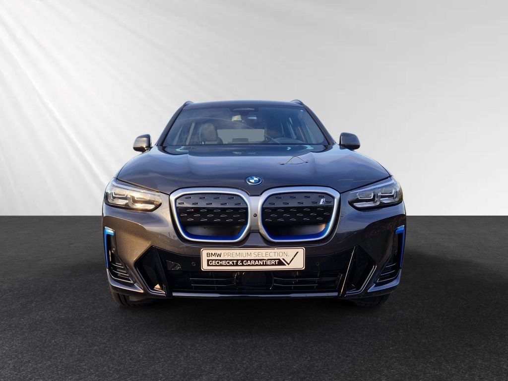BMW iX3 2024
