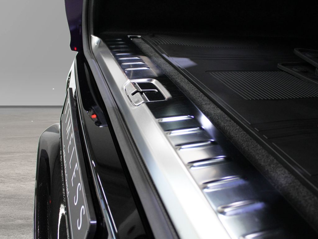 Aston Martin DBX 2024