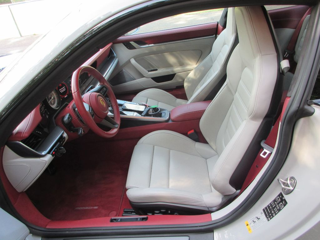 Porsche 992 2021