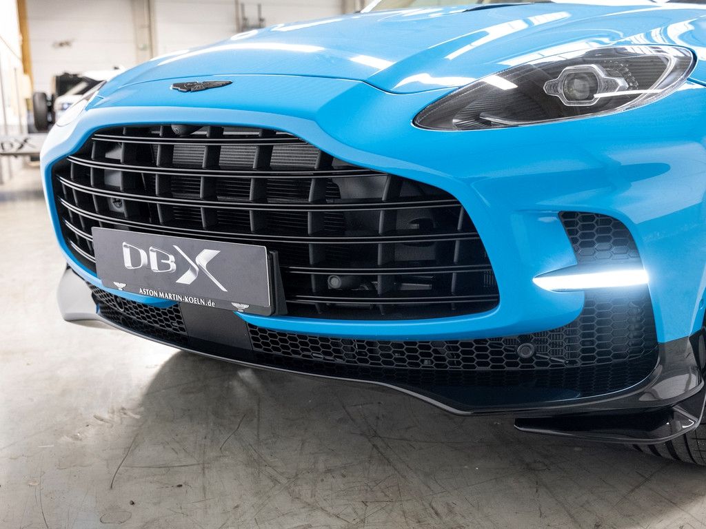 Aston Martin DBX 2024
