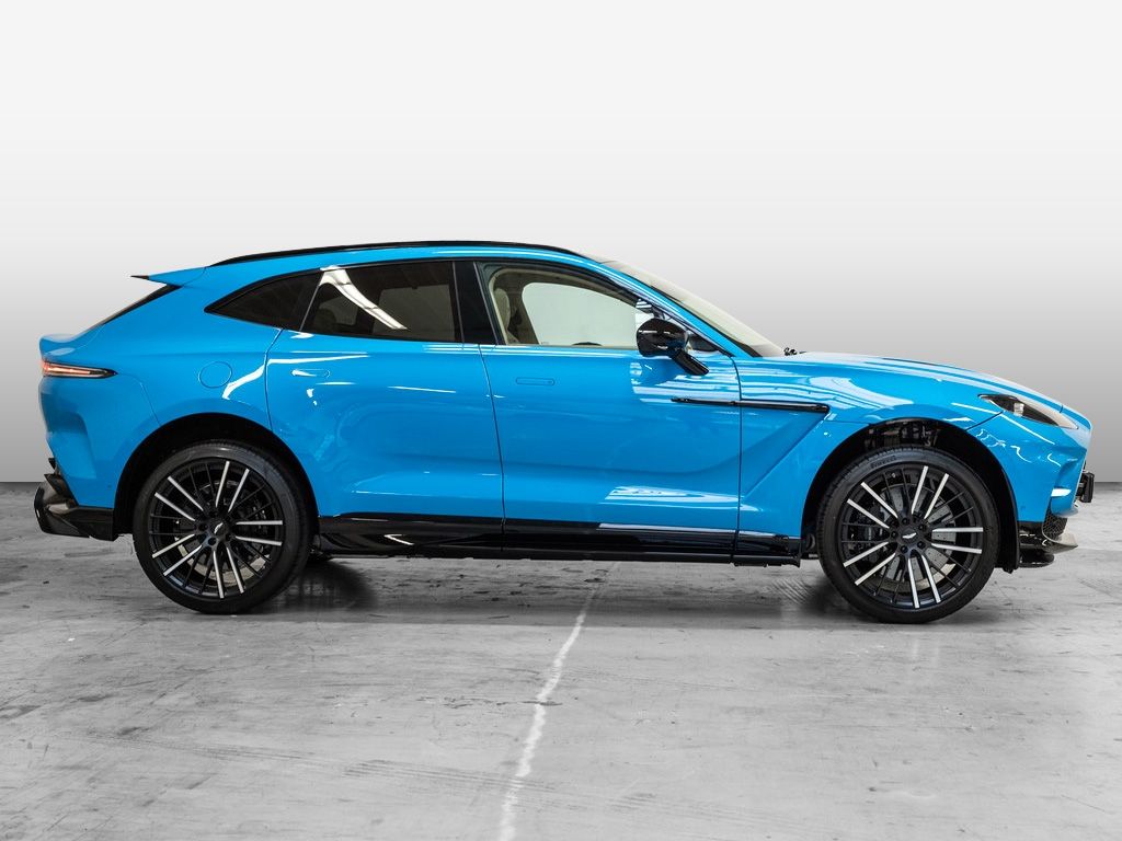 Aston Martin DBX 2024
