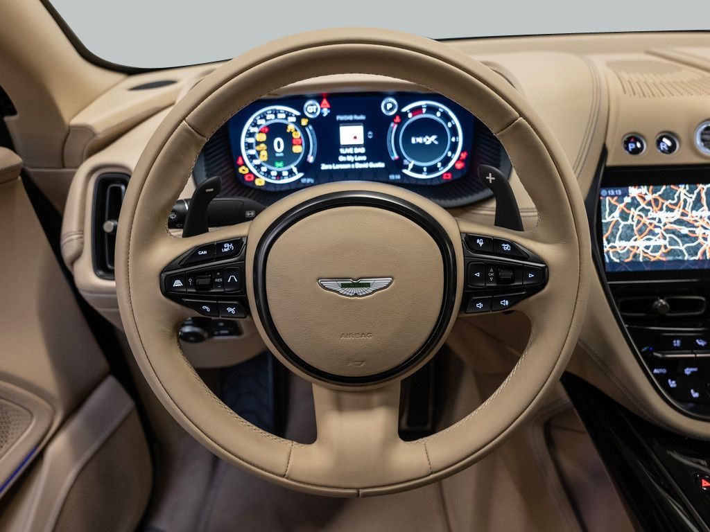 Aston Martin DBX 2024