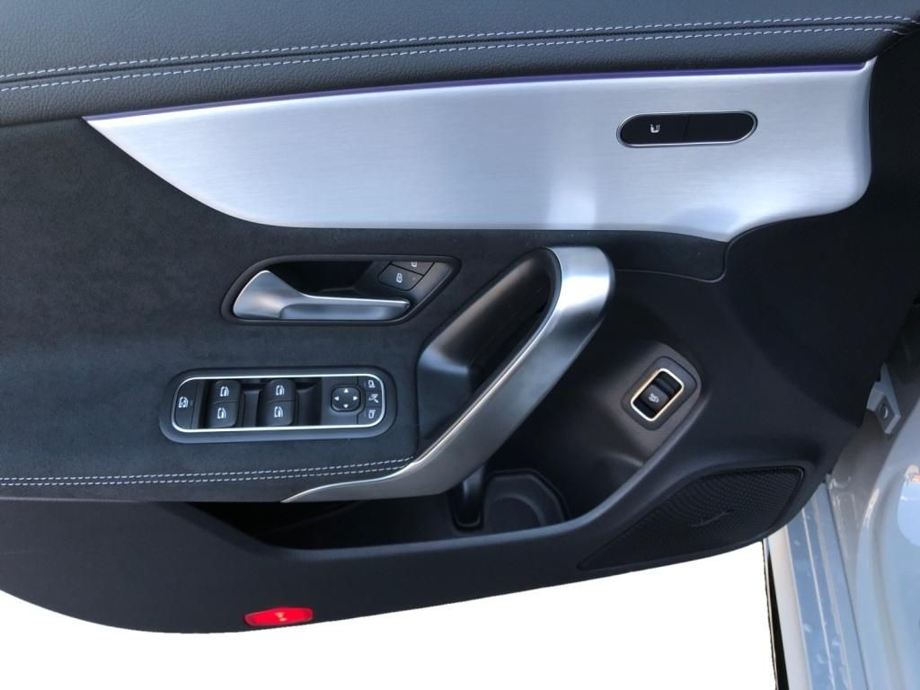 Mercedes-Benz CLA 200 2025