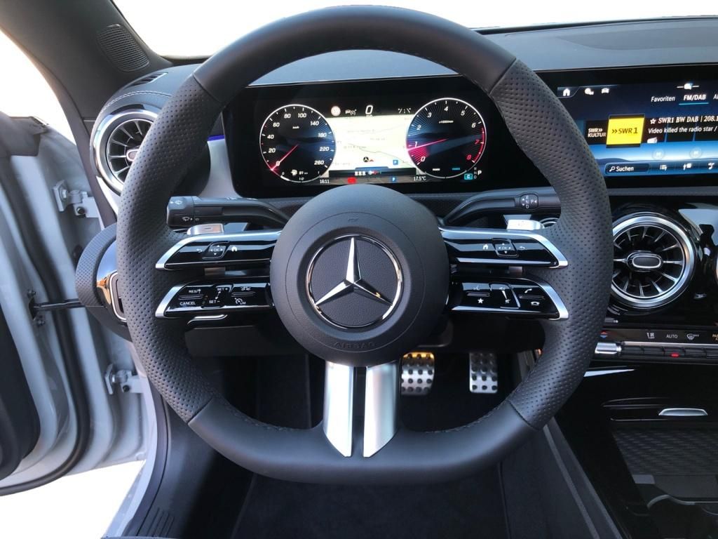 Mercedes-Benz CLA 200 2025