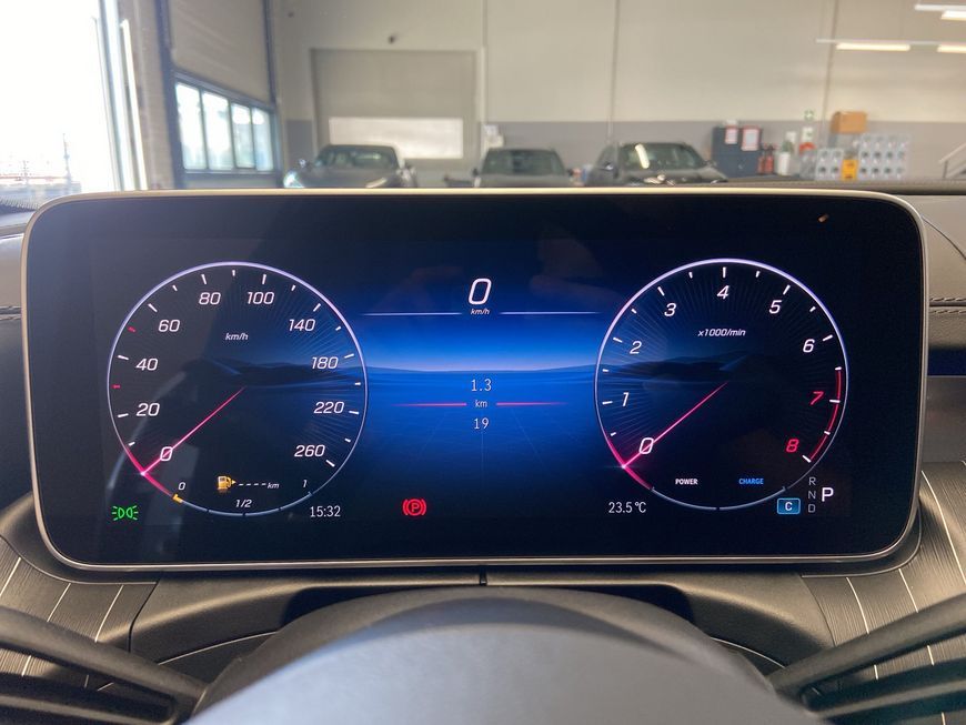 Mercedes-Benz C 200 2025