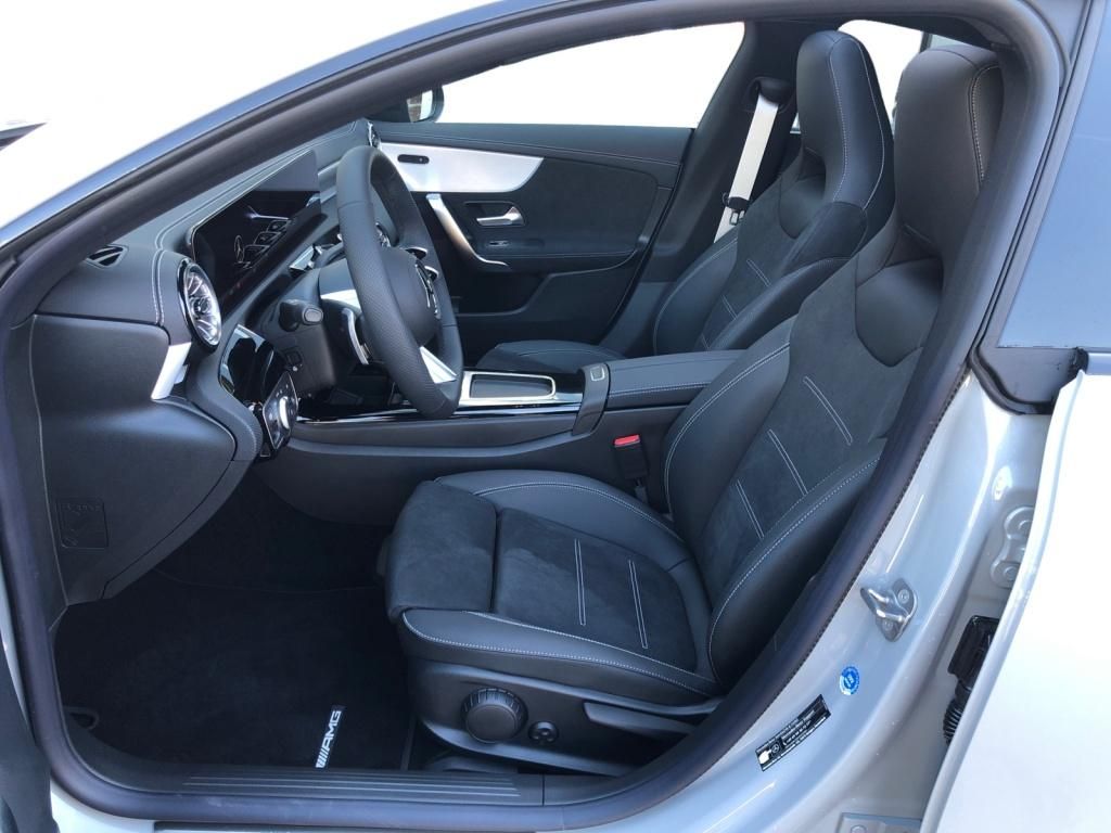 Mercedes-Benz CLA 200 2025