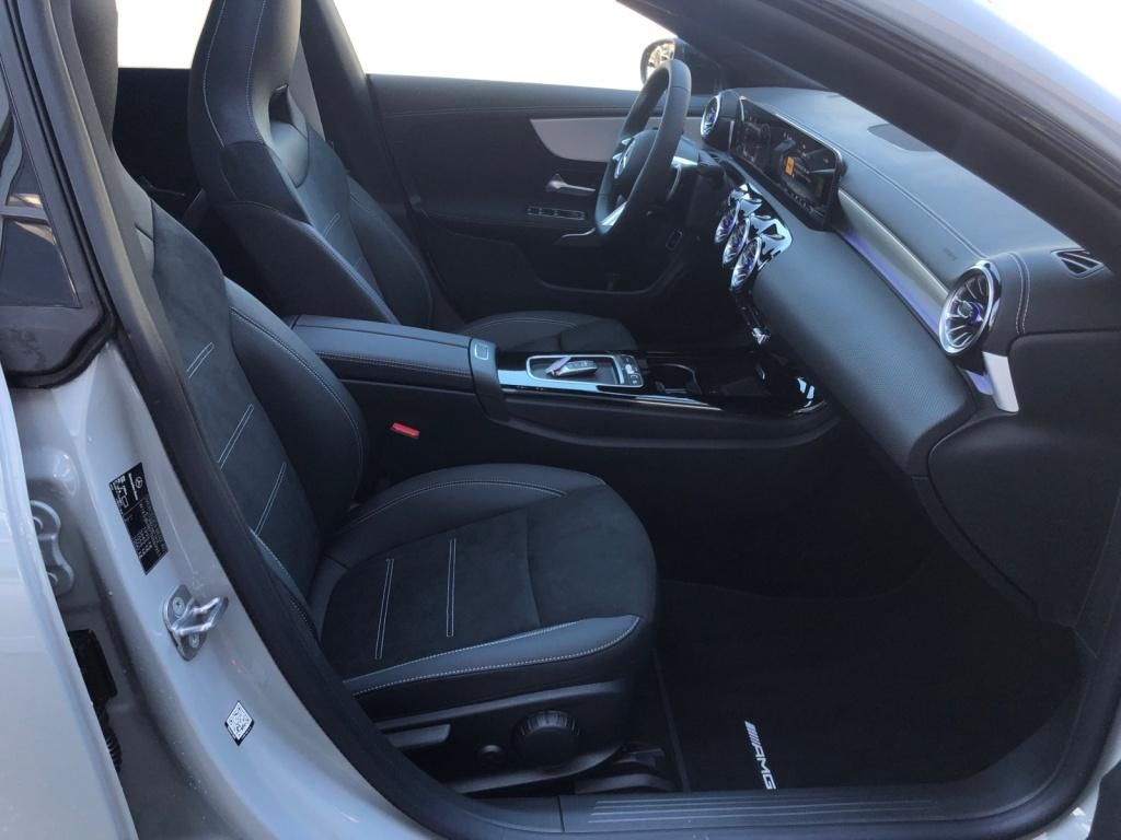 Mercedes-Benz CLA 200 2025