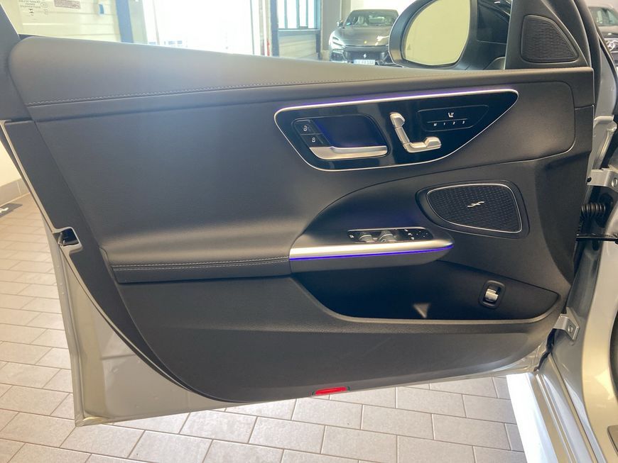 Mercedes-Benz C 200 2025