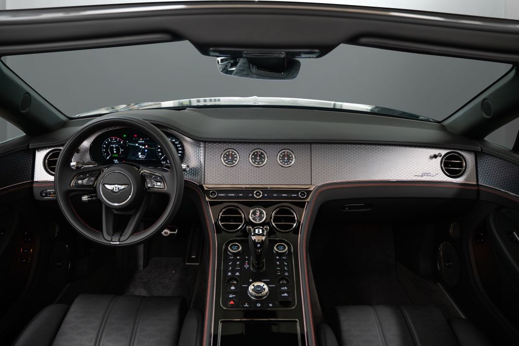 Bentley Continental GTC 2024