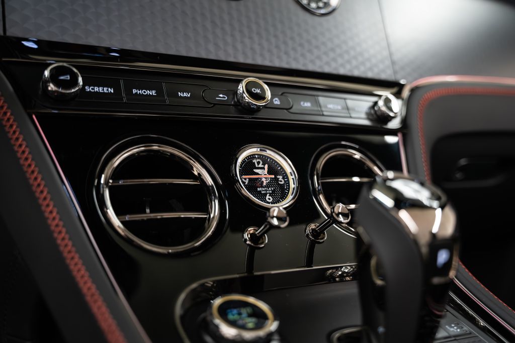 Bentley Continental GTC 2024