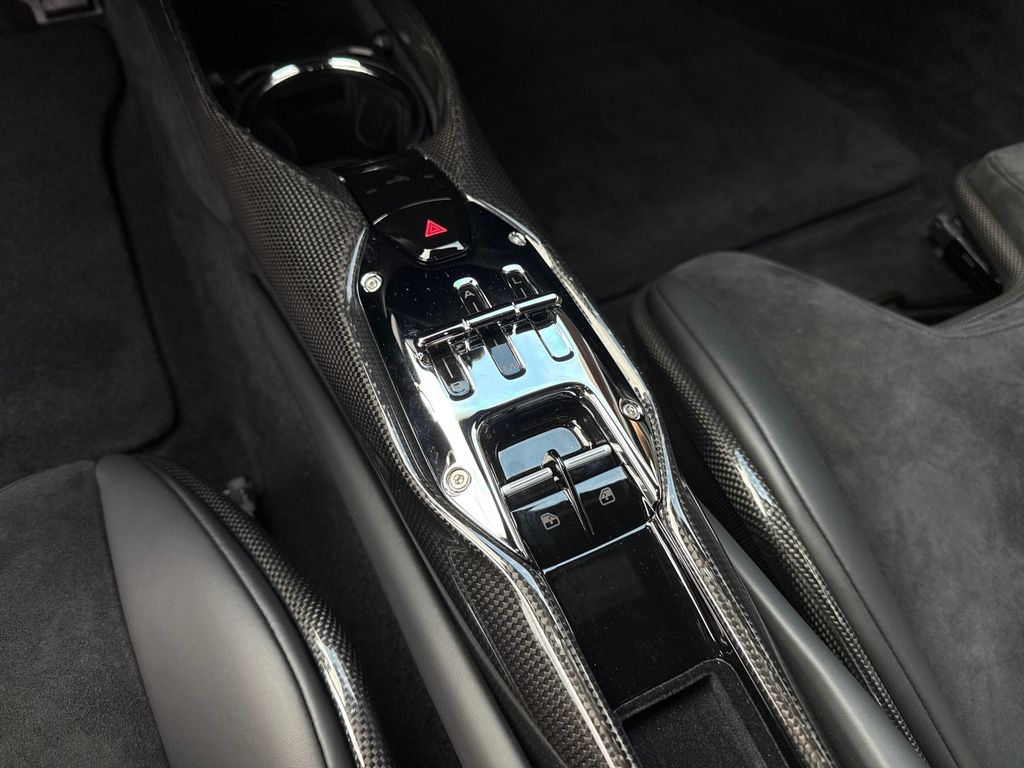 Ferrari 296 GTB 2025