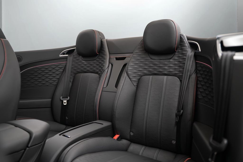 Bentley Continental GTC 2024