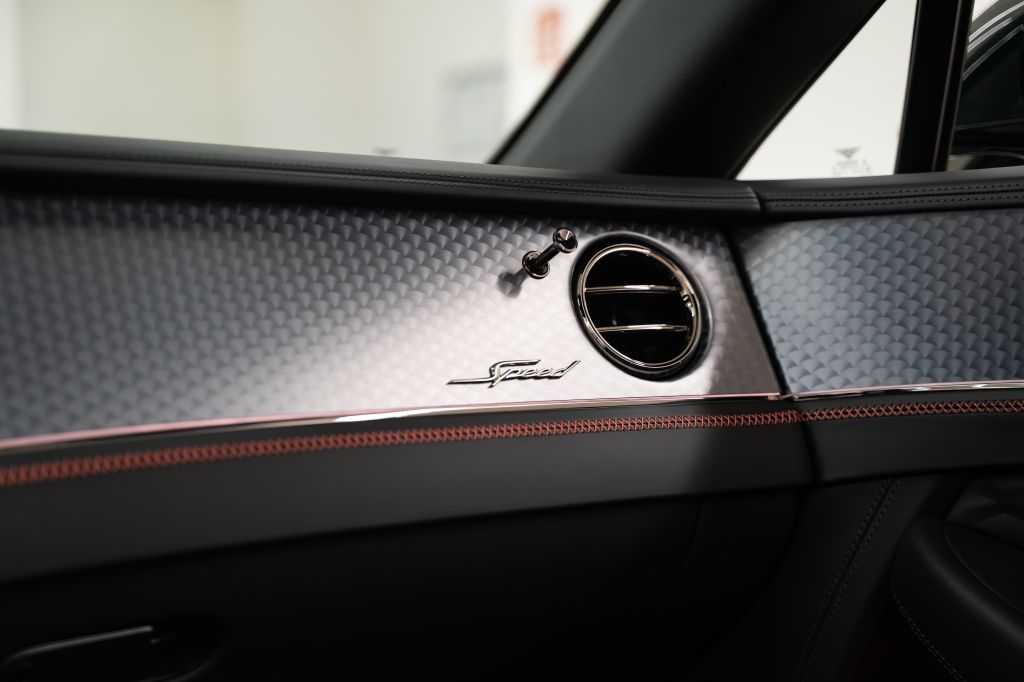 Bentley Continental GTC 2024