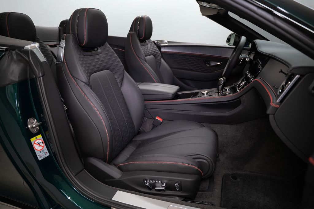 Bentley Continental GTC 2024