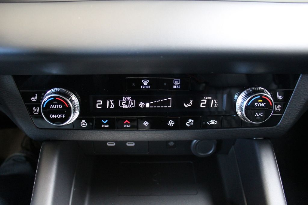 Mitsubishi Outlander 2025