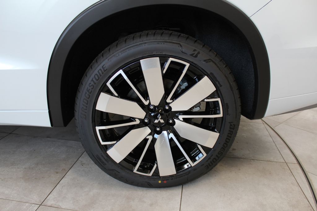 Mitsubishi Outlander 2025