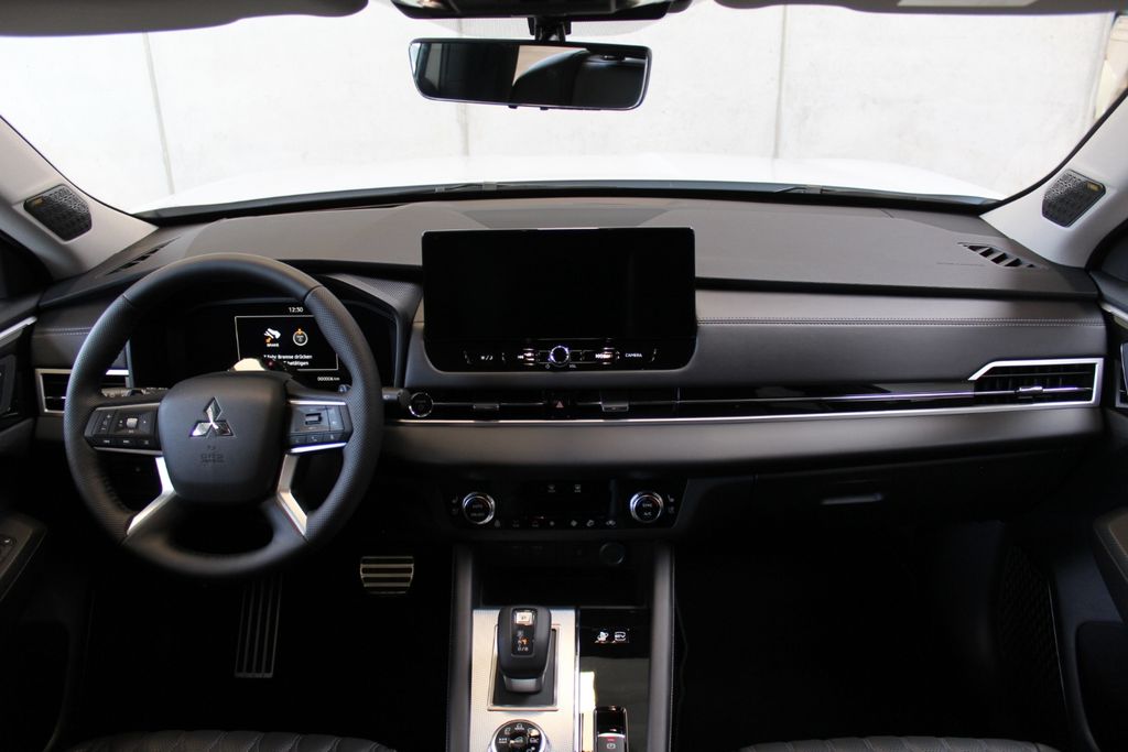 Mitsubishi Outlander 2025