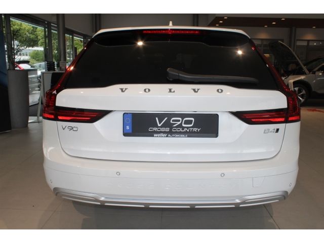 Volvo V90 Cross Country 2023