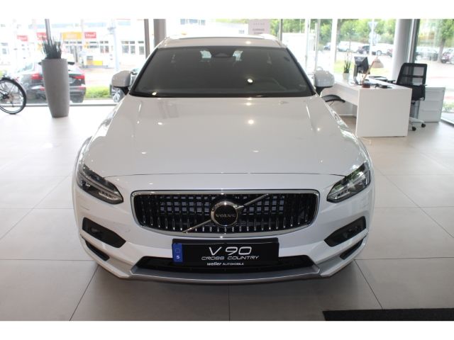 Volvo V90 Cross Country 2023