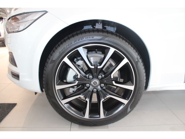 Volvo V90 Cross Country 2023