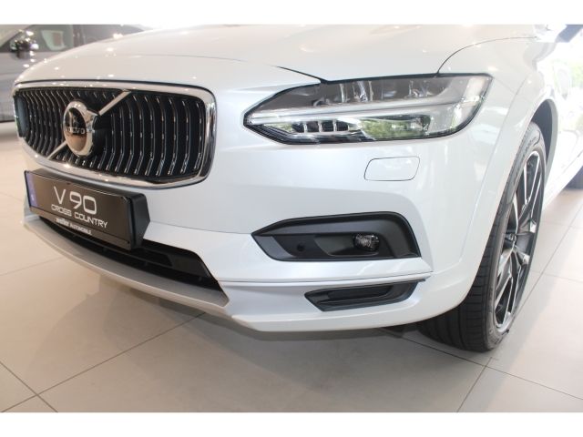 Volvo V90 Cross Country 2023