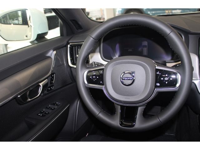 Volvo V90 Cross Country 2023