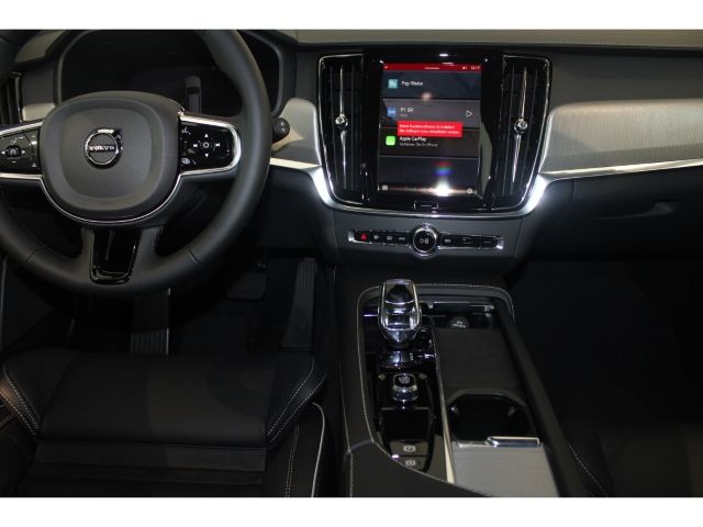 Volvo V90 Cross Country 2023