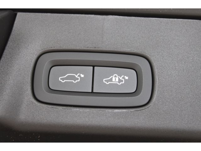 Volvo V90 Cross Country 2023