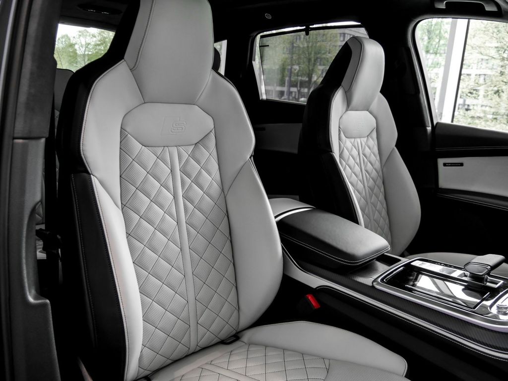Audi SQ7 2025