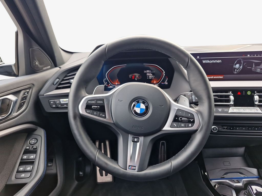 BMW 120 2024