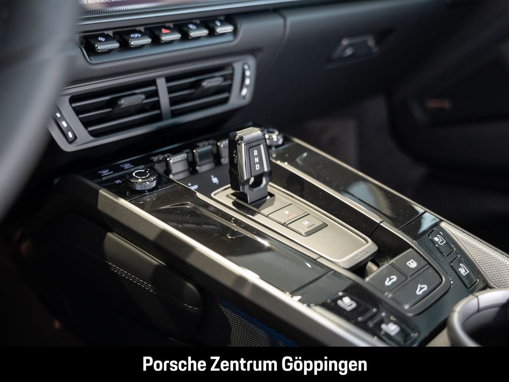 Porsche 992 2025