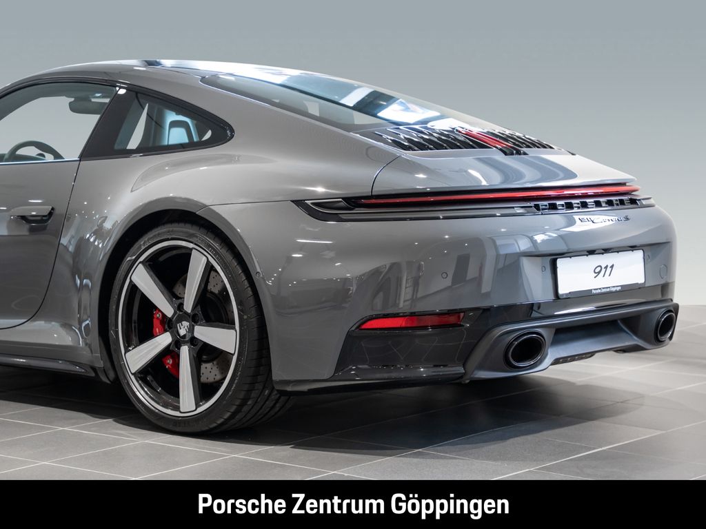 Porsche 992 2025
